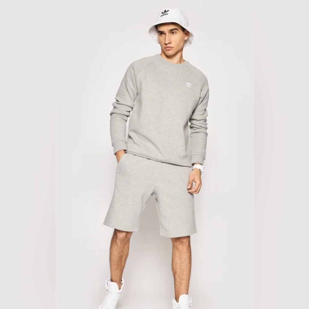 Adidas originals heavy sweater- heather grey🩶